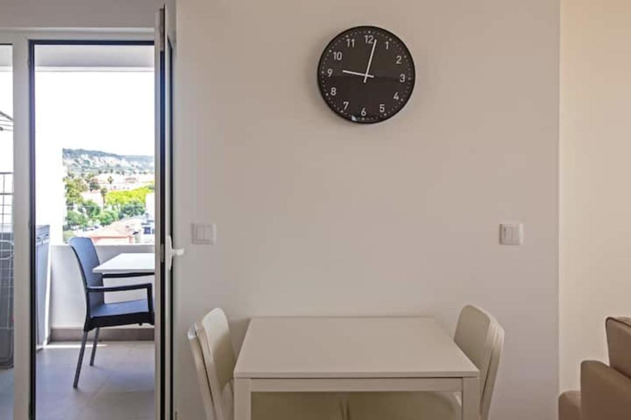 Magnificent 1 Bedroom Apartment With Views Over The Ocean Costa da Caparica Exterior foto